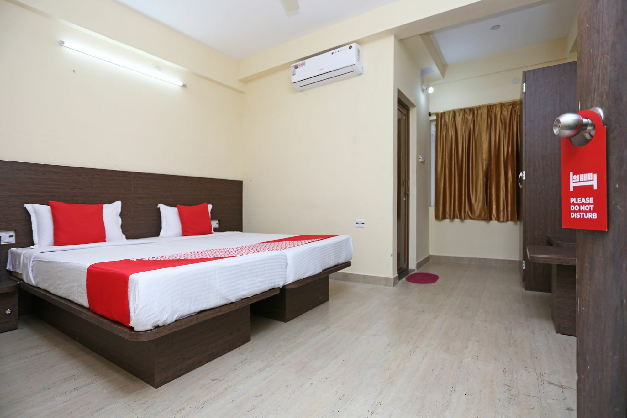 Oyo 11343 Hotel Sai International Bhubaneswar Exterior photo